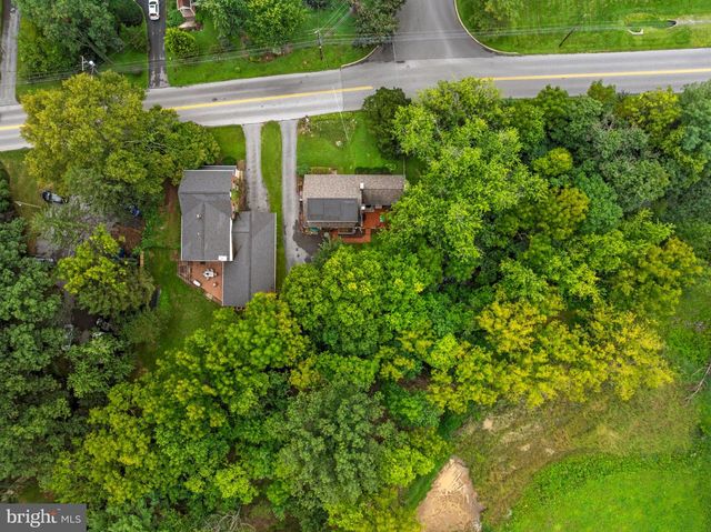 1601 BUTTER RD, Lancaster, PA 17601