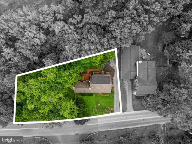 1601 BUTTER RD, Lancaster, PA 17601