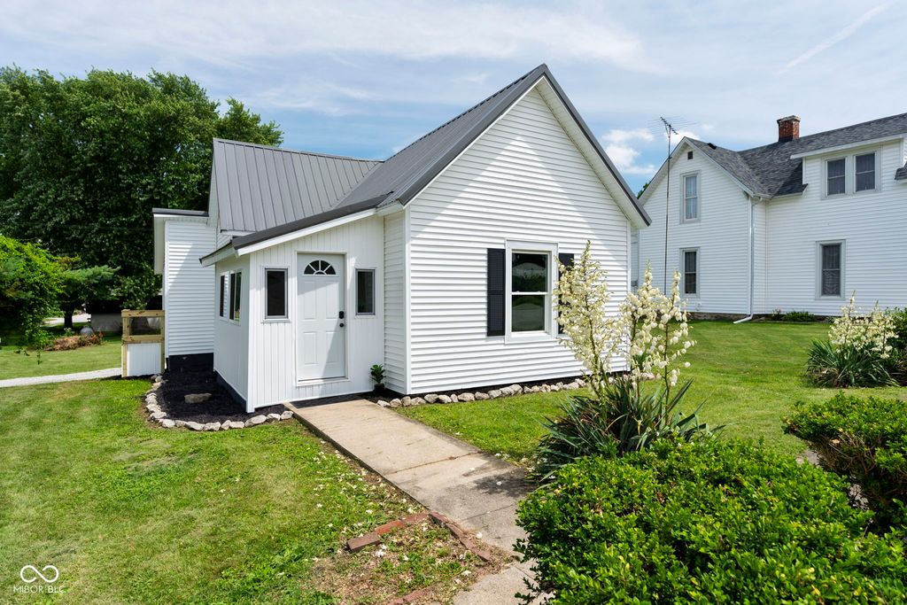 305 S Madison Street, Darlington, IN 47940