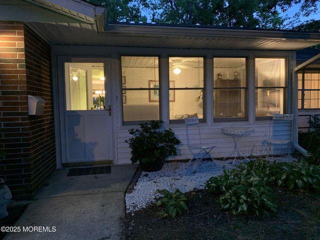 5B Buckingham Drive, Lakewood, NJ 08701