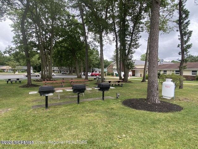 5B Buckingham Drive, Lakewood, NJ 08701