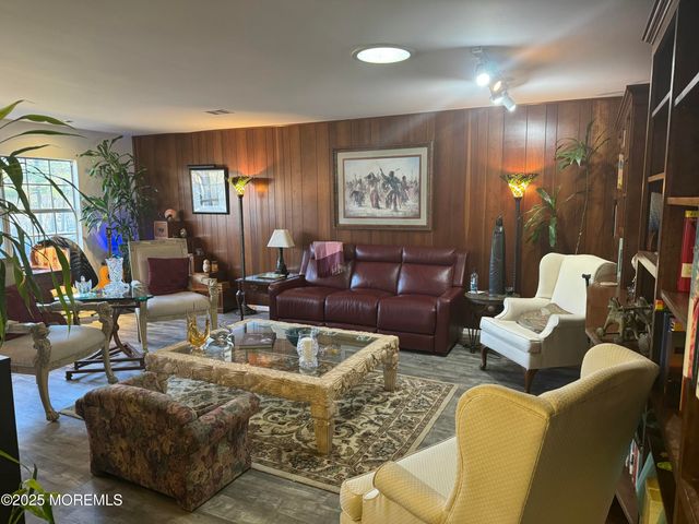 5B Buckingham Drive, Lakewood, NJ 08701