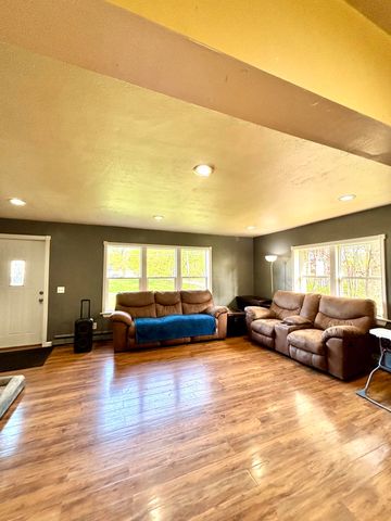 4736 South Street, Benton Harbor, MI 49022