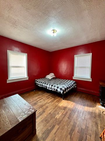 4736 South Street, Benton Harbor, MI 49022