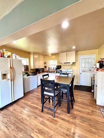 4736 South Street, Benton Harbor, MI 49022