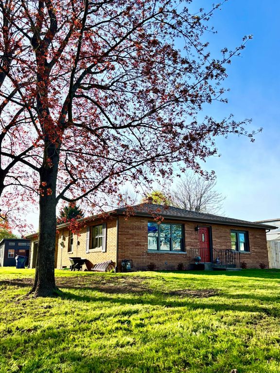 4736 South Street, Benton Harbor, MI 49022