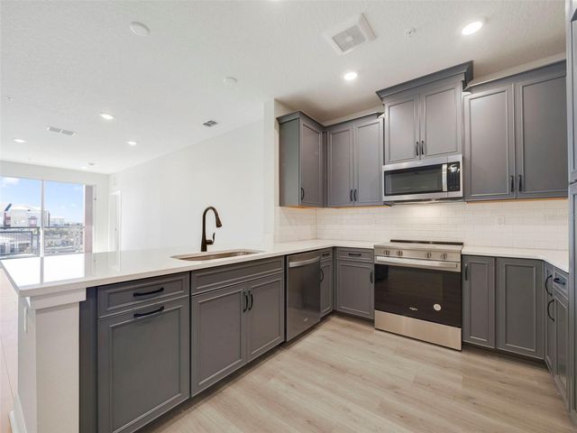 7545 LAUREATE BOULEVARD 7301, Orlando, FL 32827