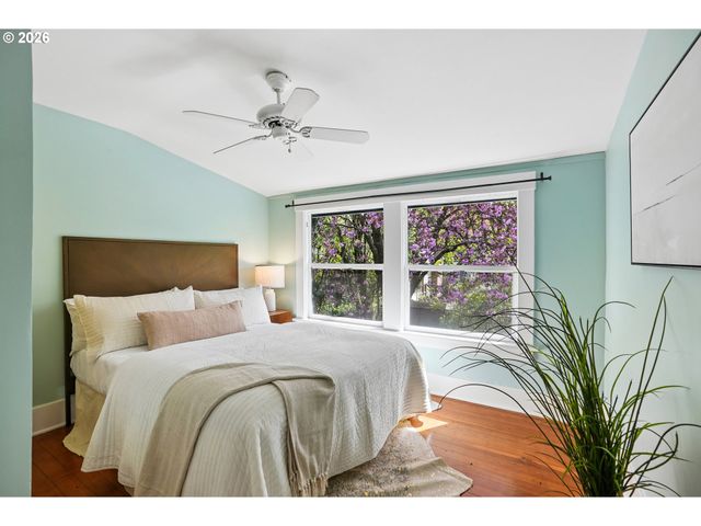 3914 Se SCHILLER St, Portland, OR 97202