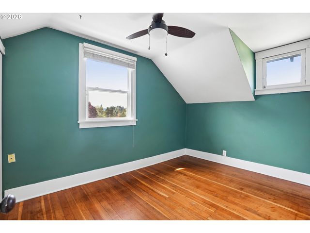 3914 Se SCHILLER St, Portland, OR 97202