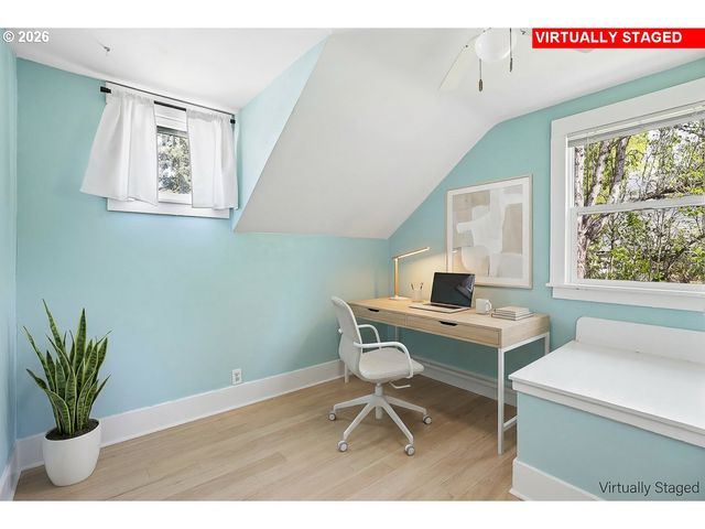 3914 Se SCHILLER St, Portland, OR 97202