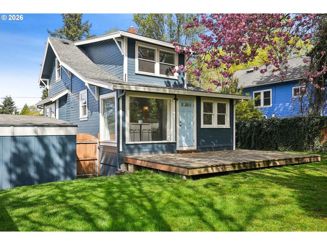 3914 Se SCHILLER St, Portland, OR 97202