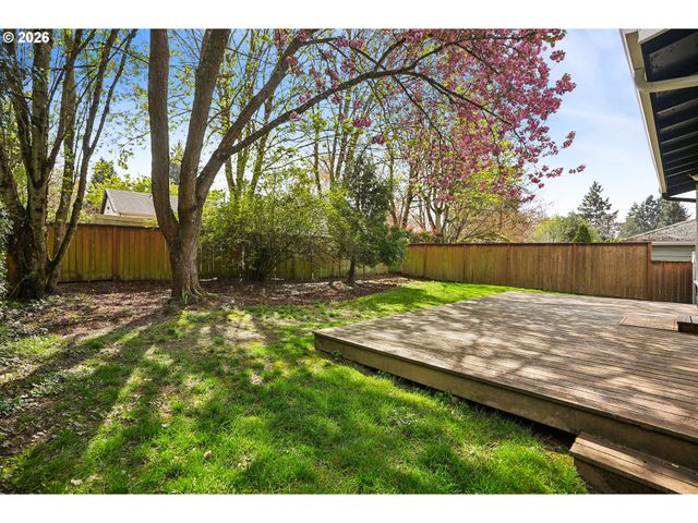 3914 Se SCHILLER St, Portland, OR 97202