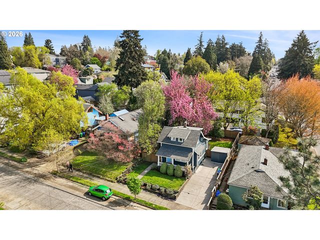 3914 Se SCHILLER St, Portland, OR 97202