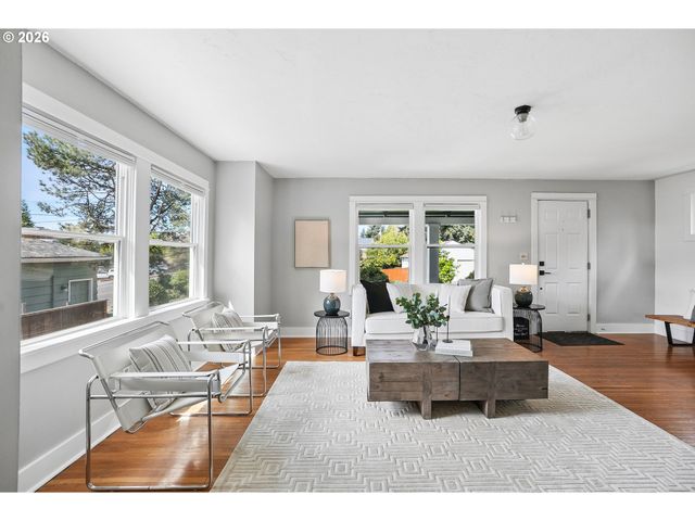 3914 Se SCHILLER St, Portland, OR 97202