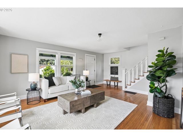 3914 Se SCHILLER St, Portland, OR 97202