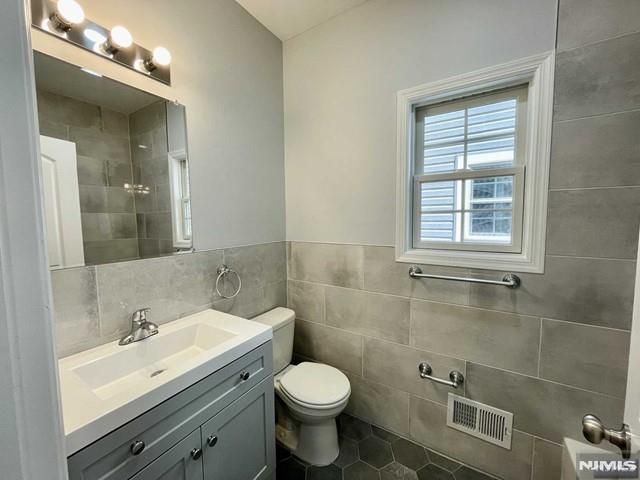 519 Cross Street 1, Harrison, NJ 07029