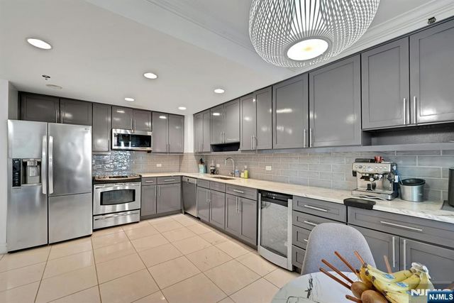 100 Old Palisade Road PL 10, Fort Lee, NJ 07024