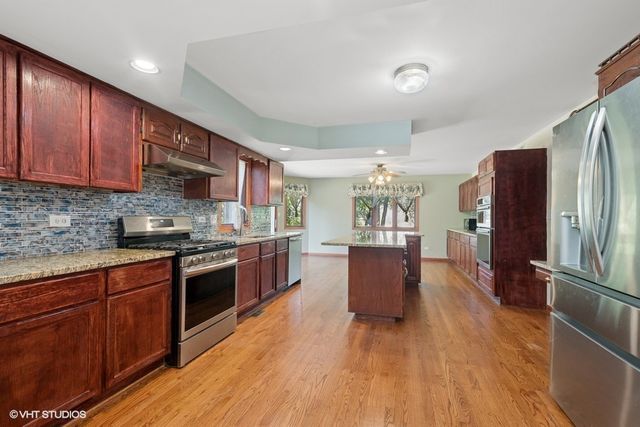 7847 Marquette Drive S, Tinley Park, IL 60477