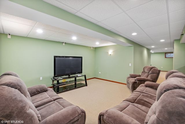 7847 Marquette Drive S, Tinley Park, IL 60477