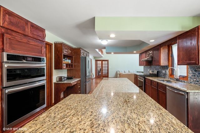 7847 Marquette Drive S, Tinley Park, IL 60477