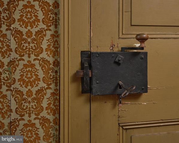 2519 ASH MILL RD, Doylestown, PA 18902