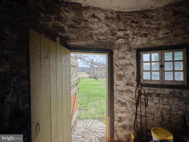 2519 ASH MILL RD, Doylestown, PA 18902