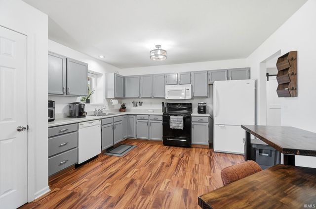 830 Stockwillow Court, Huntertown, IN 46748