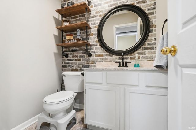 830 Stockwillow Court, Huntertown, IN 46748