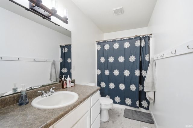 830 Stockwillow Court, Huntertown, IN 46748