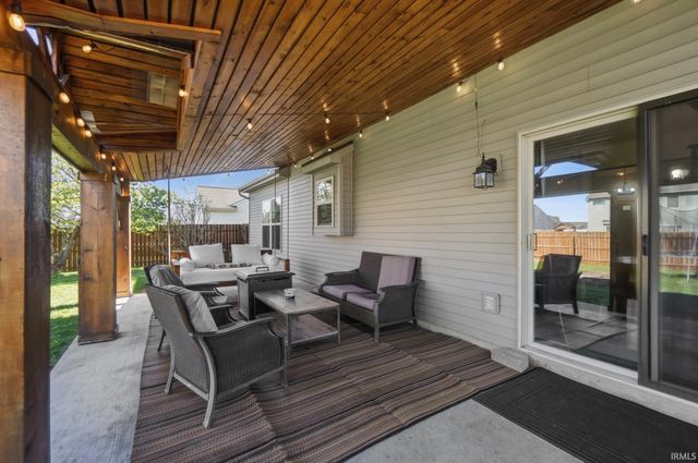 830 Stockwillow Court, Huntertown, IN 46748