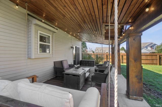 830 Stockwillow Court, Huntertown, IN 46748