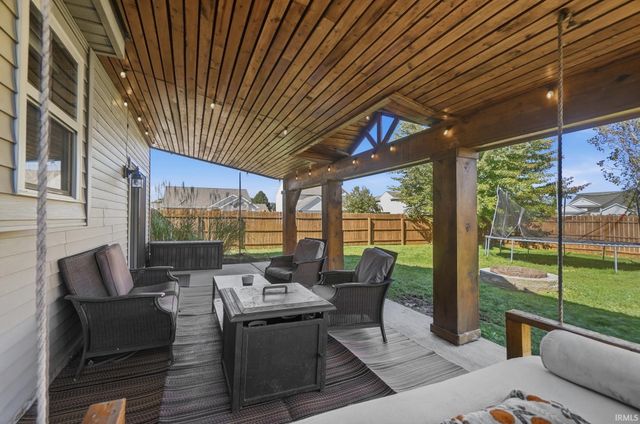 830 Stockwillow Court, Huntertown, IN 46748