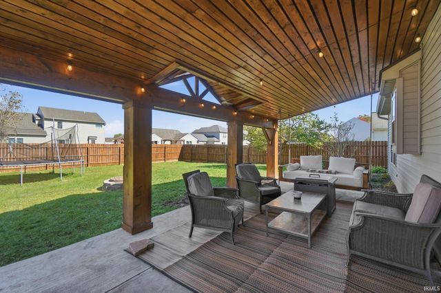 830 Stockwillow Court, Huntertown, IN 46748