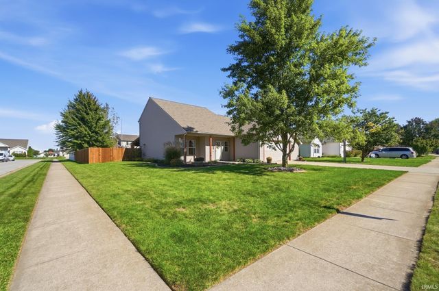 830 Stockwillow Court, Huntertown, IN 46748