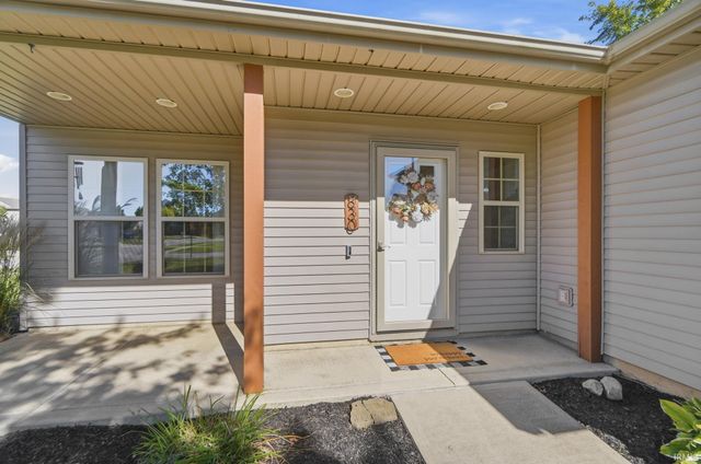 830 Stockwillow Court, Huntertown, IN 46748