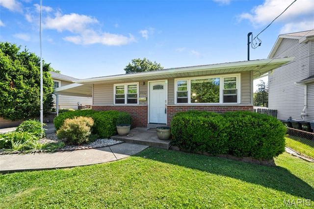 7932 Kingwood Street, Affton, MO 63123