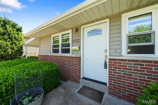 7932 Kingwood Street, Affton, MO 63123