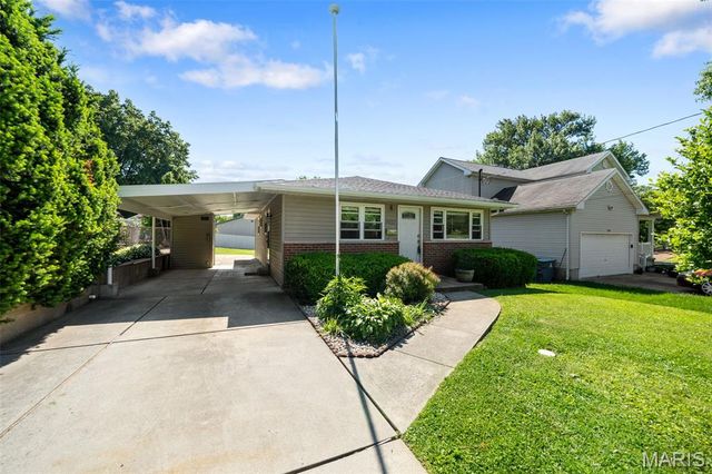 7932 Kingwood Street, Affton, MO 63123