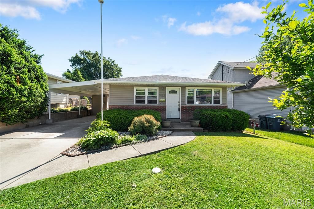 7932 Kingwood Street, Affton, MO 63123
