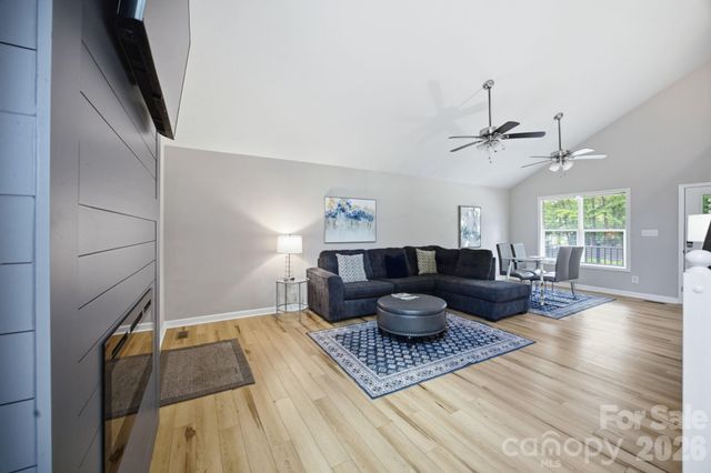 7564 Katherine Drive, Denver, NC 28037