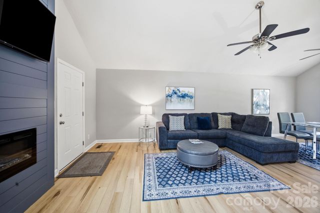 7564 Katherine Drive, Denver, NC 28037