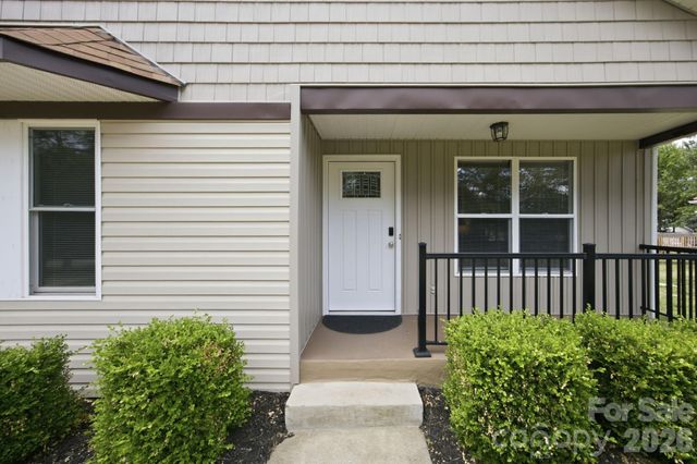 7564 Katherine Drive, Denver, NC 28037