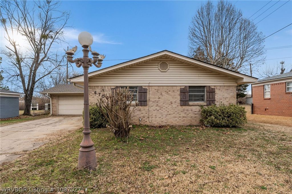 6700 S 6th Street, Fort Smith, AR 72908