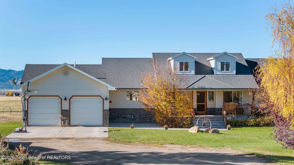 2462 E 1000, Driggs, ID 83422 photo 2