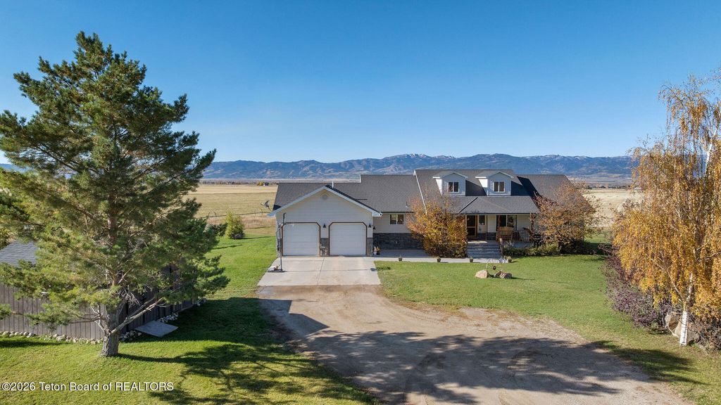 2462 E 1000, Driggs, ID 83422 photo 3