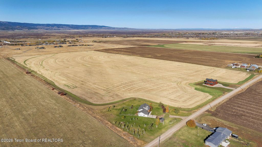 2462 E 1000, Driggs, ID 83422 photo 37