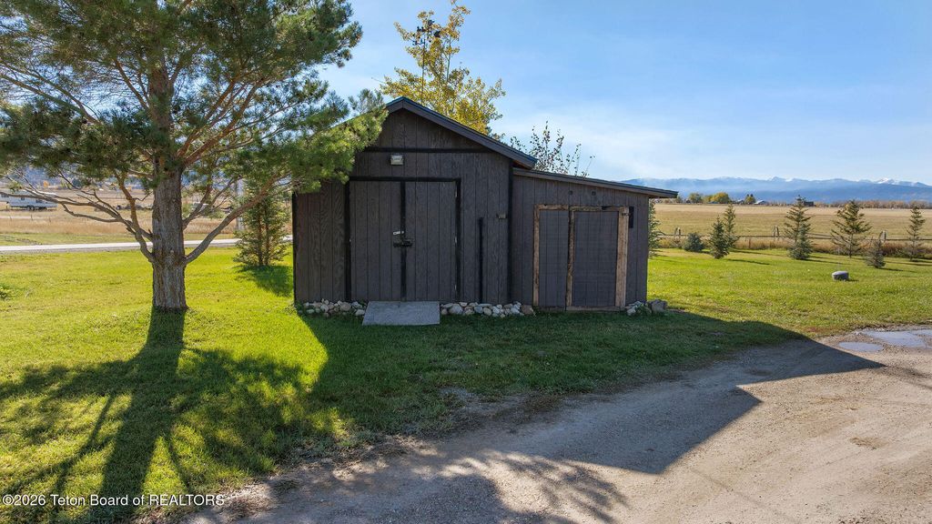 2462 E 1000, Driggs, ID 83422 photo 39