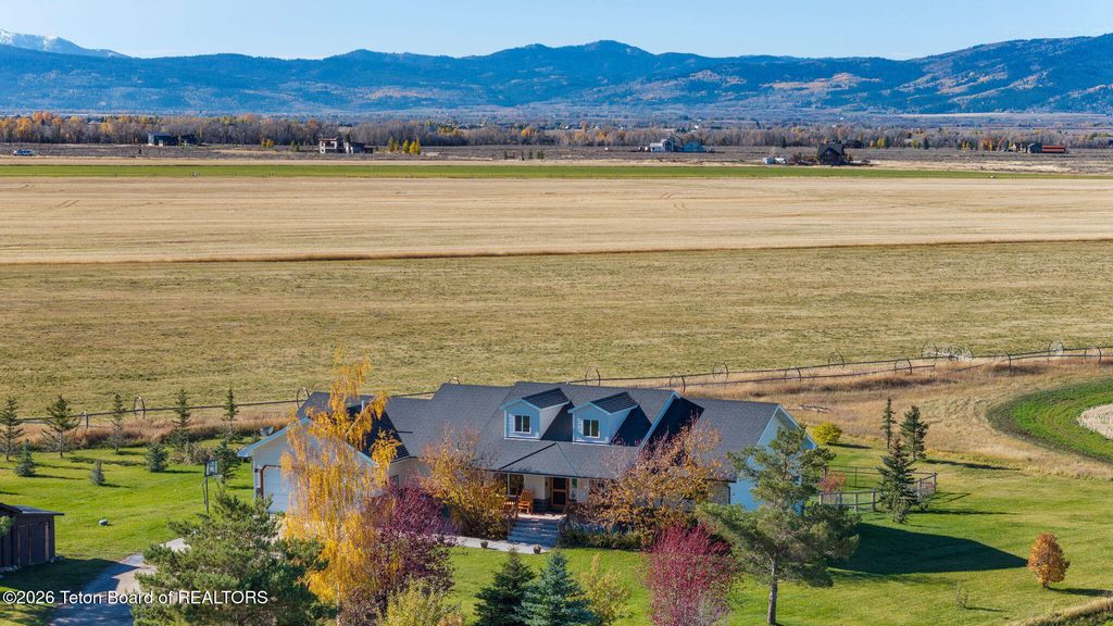 2462 E 1000, Driggs, ID 83422 photo 4