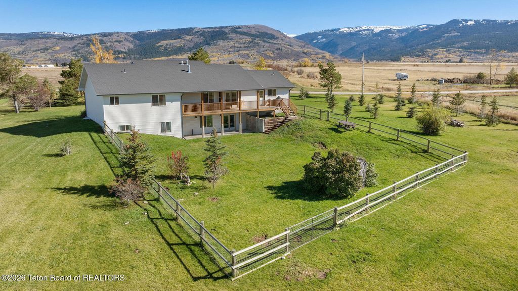 2462 E 1000, Driggs, ID 83422 photo 6