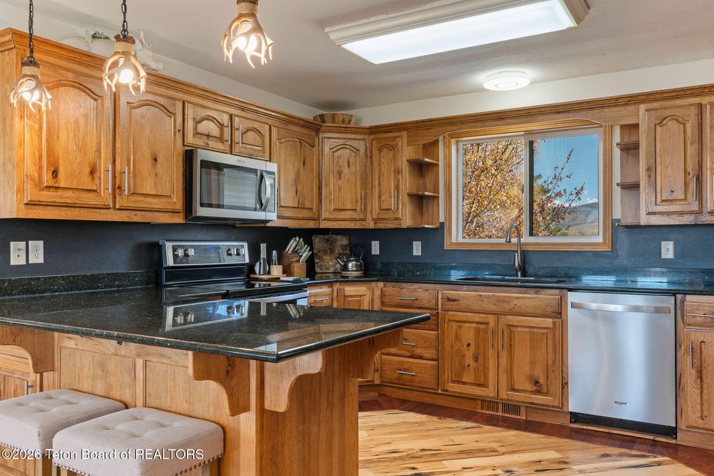 2462 E 1000, Driggs, ID 83422 photo 8